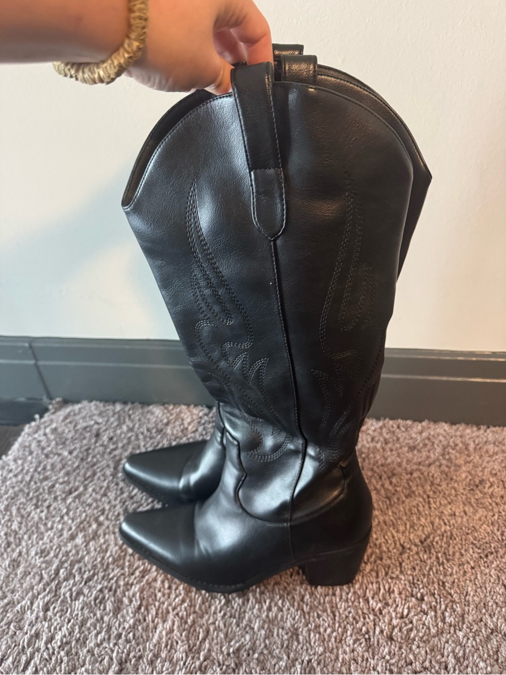 Black Women’s Pointed-Toe Knee-High Boots